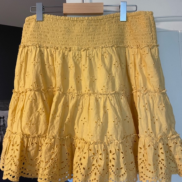 Yellow skirt - Picture 2 of 4